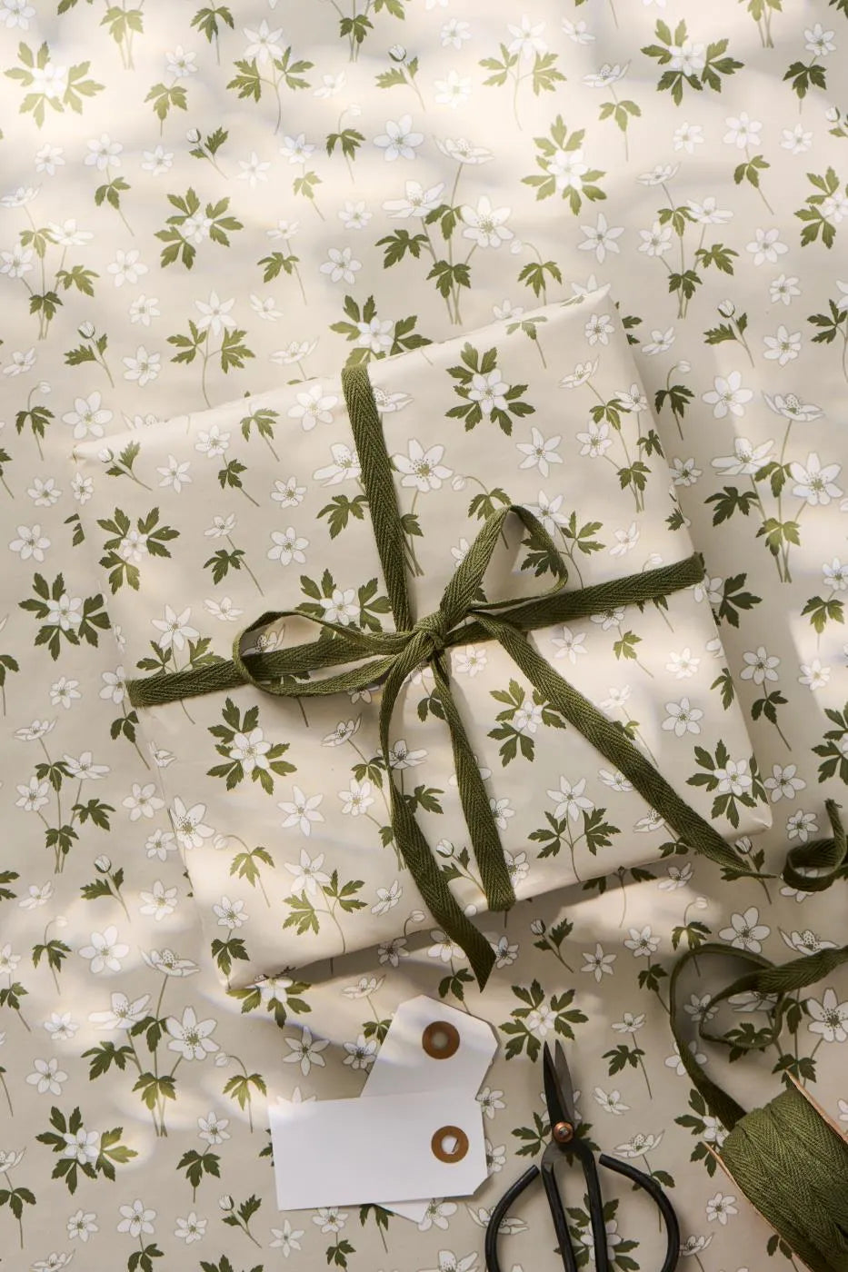 Ib Laursen lahjapaperi kuviollinen 5m - Anemones