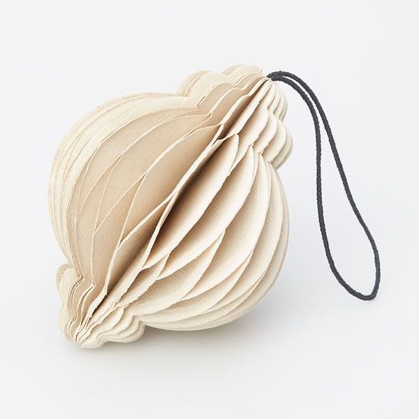 Piironki paperikoriste ornamentti vaalea beige