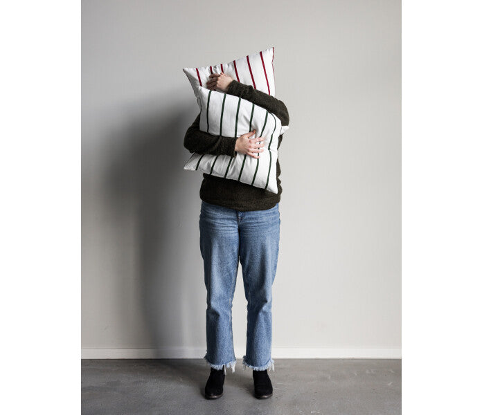 Storefactory Karlstorp raidallinen tyynynpäällinen valkoinen / vihreä 48 × 48 cm