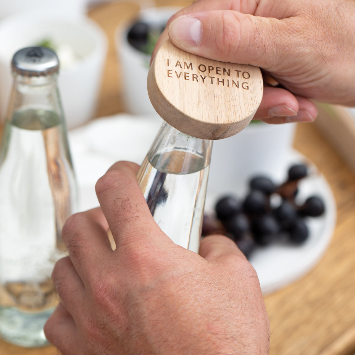 Räder pullonavaaja - I Am Open To Everything