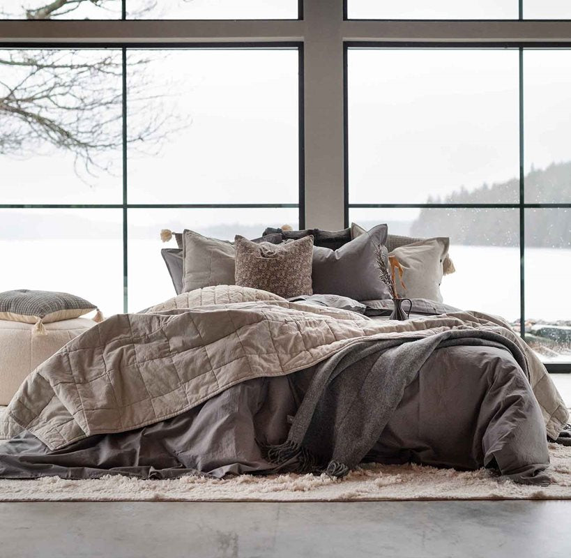 Fondaco Loke päiväpeitto musta 260 x 260 cm