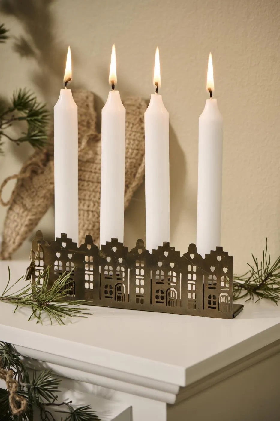 Ib Laursen talot kynttilänjalka neljälle kynttilälle