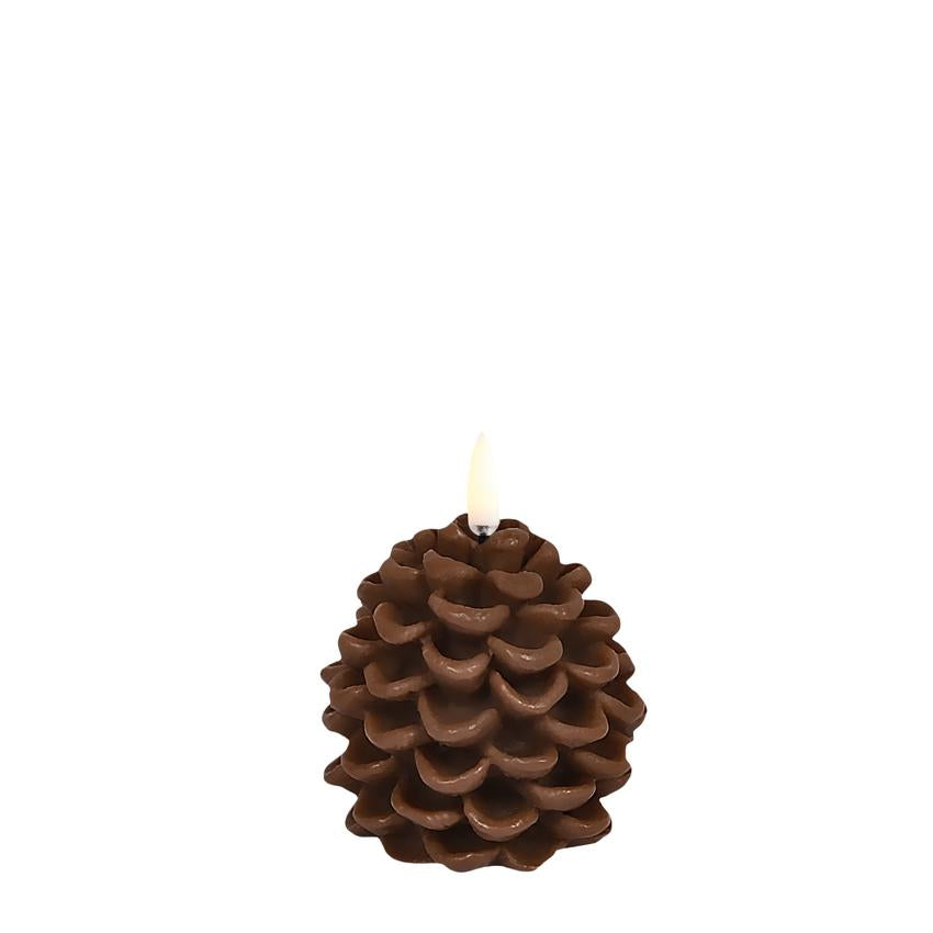 Uyuni käpy LED-kynttilä 7 x 7 cm - Brown