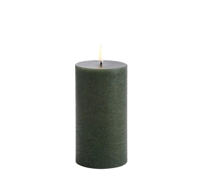 Uyuni LED-kynttilä rustic 7,8 x 15 cm - Olive Green