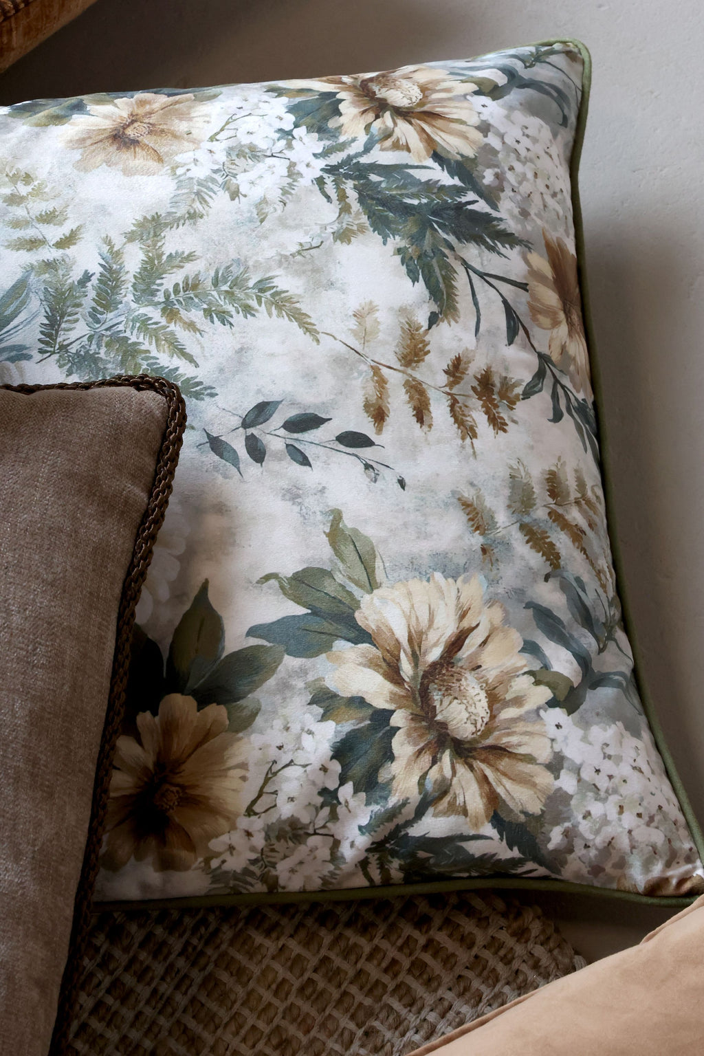Chic Antique kukallinen samettityynynpäällinen 50 x 50 cm