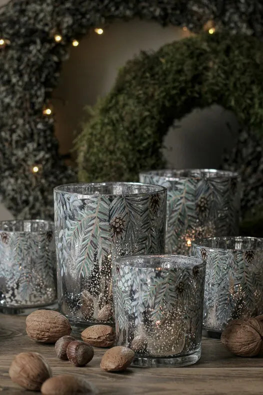 Majas Cottage lyhty 8 cm - Cones & Branches