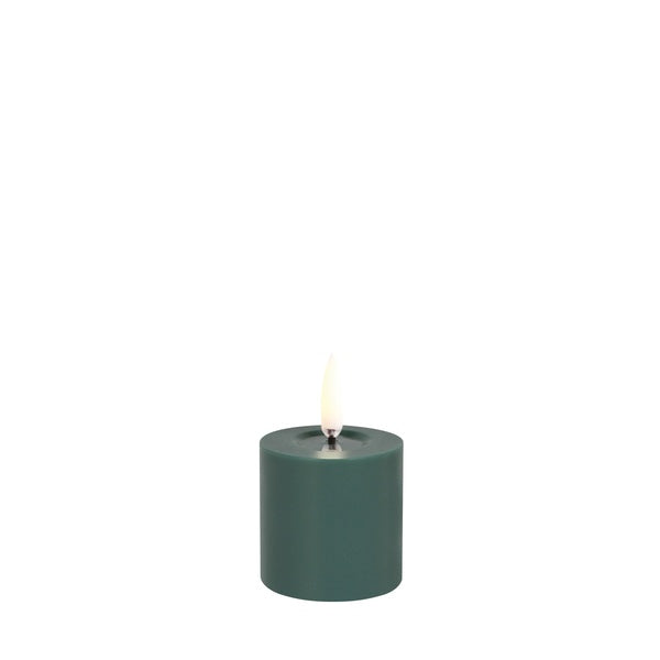 Uyuni LED-kynttilä smooth melted 5 x 4,5 cm - Pine Green