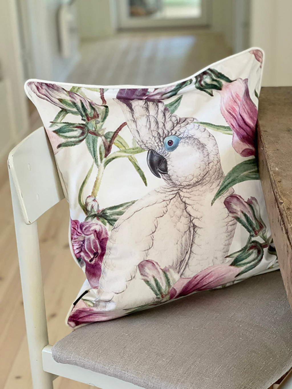 Vanilla Fly Cherry Blossom tyynynpäällinen samettia 50 x 50 cm